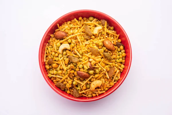 Navratan Chivdaは断食日の間の素晴らしいMunchingレシピです — ストック写真