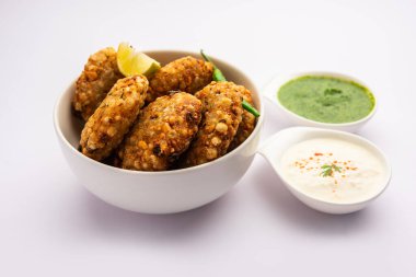 Sabudana wada ya da shabudana Vada Hindistan 'da sagodan yapılmış ve turşuyla servis edilmiş.