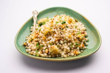 Geçmişte Khichadi - Sagopa Kajmer tohumları ile yapılan Maharashtra otantik bir yemek lor ile görev yaptı.