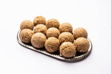 Til Gul laddoo, Susam jaggery Ball, Ta ki ke laddo ya da tilgul Hindistan 'da Makar Sankranti Festivali için