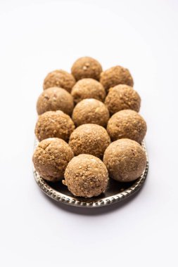 Til Gul laddoo, Susam jaggery Ball, Ta ki ke laddo ya da tilgul Hindistan 'da Makar Sankranti Festivali için