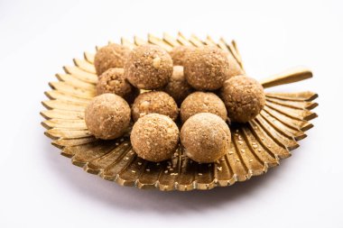 Til Gul laddoo, Susam jaggery Ball, Ta ki ke laddo ya da tilgul Hindistan 'da Makar Sankranti Festivali için