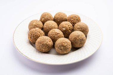 Til Gul laddoo, Susam jaggery Ball, Ta ki ke laddo ya da tilgul Hindistan 'da Makar Sankranti Festivali için