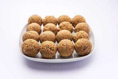 Til Gul laddoo, Susam jaggery Ball, Ta ki ke laddo ya da tilgul Hindistan 'da Makar Sankranti Festivali için