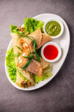 Cottage Cheese Paneer Kathi rulo veya kolkata tarzı börek olarak bilinir.