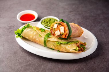 Cottage Cheese Paneer Kathi rulo veya kolkata tarzı börek olarak bilinir.