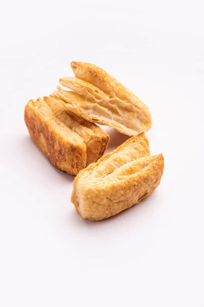 Khari Puff Biscuit Kharee Puff Pâtisserie Est Accompagnement Feuilles Persistantes — Photo