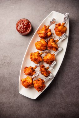 Tavuk Lolipop Izgara Tandoori Non Sebze Schezwan soslu Dip Chutney