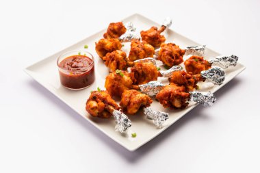 Tavuk Lolipop Izgara Tandoori Non Sebze Schezwan soslu Dip Chutney