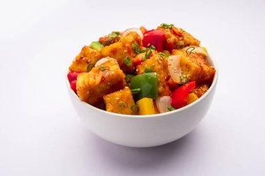 Chili paneer kurutma süzme peynir, Hint Çin yemeği kullanılarak yapılır.