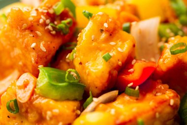 Chili paneer kurutma süzme peynir, Hint Çin yemeği kullanılarak yapılır.