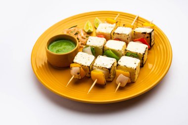 Malai Paneer Tikka Kebap, süzme peynirle yapılan bir Hint yemeğidir.