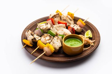 Reshmi Tavuk Malai Tikka Afgan Murgh Malai Tikka olarak da bilinir.