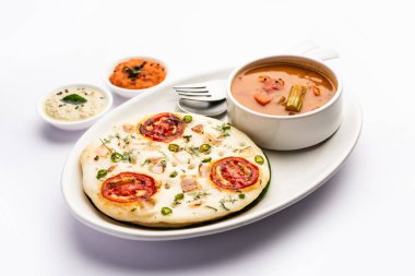 Uttapam, Uttappa veya Oothapam Güney Hindistan mutfağından sağlıklı bir kahvaltı tarifidir.