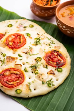 Uttapam, Uttappa veya Oothapam Güney Hindistan mutfağından sağlıklı bir kahvaltı tarifidir.