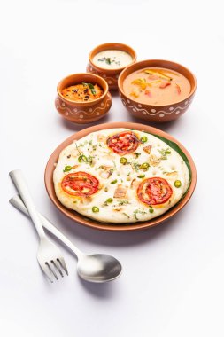 Uttapam, Uttappa veya Oothapam Güney Hindistan mutfağından sağlıklı bir kahvaltı tarifidir.