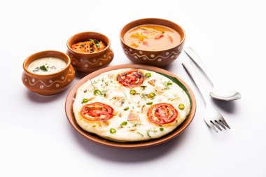 Uttapam, Uttappa veya Oothapam Güney Hindistan mutfağından sağlıklı bir kahvaltı tarifidir.