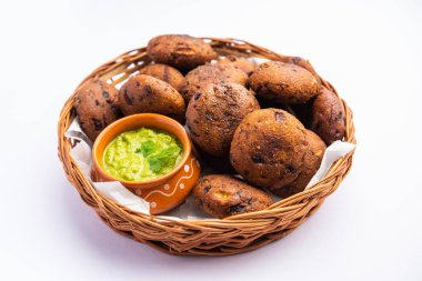 Millet Vada ya da pirzola, Urad dal ve Mills 'in birleşiminden oluşan bir Vada çeşididir.