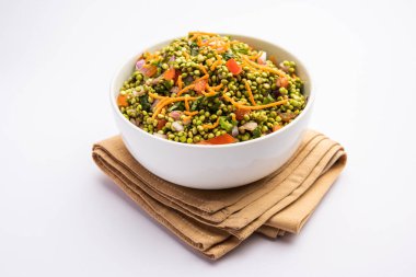 Hurda Ponkh Bhel made using Tender Jowar is a traditional savory snack from india