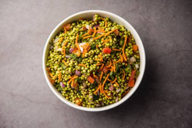 Hurda Ponkh Bhel made using Tender Jowar is a traditional savory snack from india