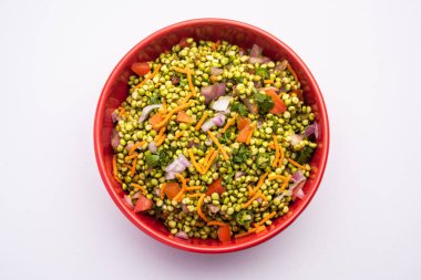 Hurda Ponkh Bhel made using Tender Jowar is a traditional savory snack from india