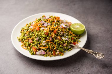 Hurda Ponkh Bhel made using Tender Jowar is a traditional savory snack from india