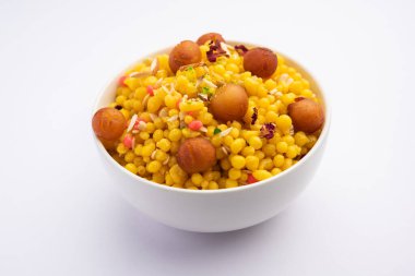 Diljani is a traditional Indian sweet, creamy and sweetened milk, garnished with nuts and spices.