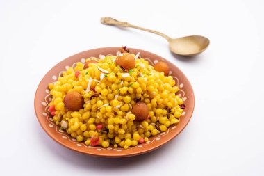 Diljani is a traditional Indian sweet, creamy and sweetened milk, garnished with nuts and spices.