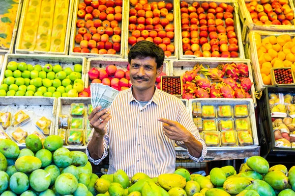 Fruit Shop Indian Male Street Vendor Selling Fresh Fruits — Stock Photo, Image