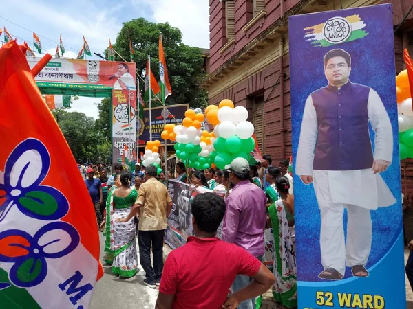 Kolkata, Batı Bengal, Hindistan, 21 Temmuz 2023: Mamata Banerjee 'nin çağrısıyla, Trinamool aktivistleri Martyr' s Day, Panchayat 'ı kazanma ve Modi' ye karşı kazanma başarısını kutlamak için Dharmatala 'ya gidiyorlar.