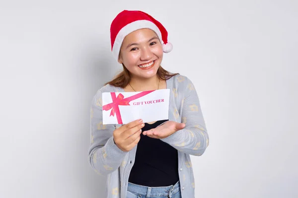 Mujer Asiática Joven Segura Años Sombrero Santa Claus Que Muestra — Foto de Stock
