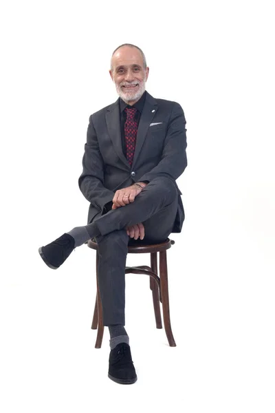 Vue Face Homme Assis Sur Une Chaise Avec Costume Cravate — Photo
