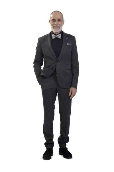 Vista Frontale Uomo Piedi Con Giacca Cravatta Guardando Fotocamera Una — Foto Stock