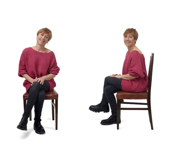 Vista Frontal Lateral Mesma Mulher Sentada Cadeira Com Pernas Cruzadas — Fotografia de Stock