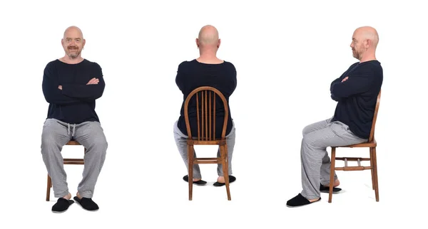 Vista Frontal Lateral Traseira Homem Sentado Cadeira Com Pijama Chinelos — Fotografia de Stock