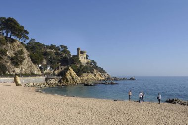 Cavall Bernat ve LLoret de Mar kalesi; Costa Brava; Girona ili; Katalonya; İspanya