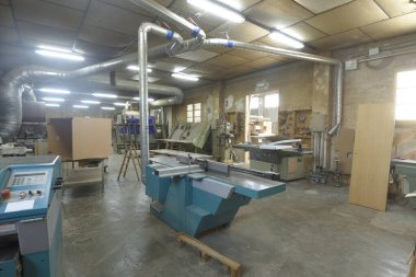 Bir marangozluk endüstrisinin iç görünümü 