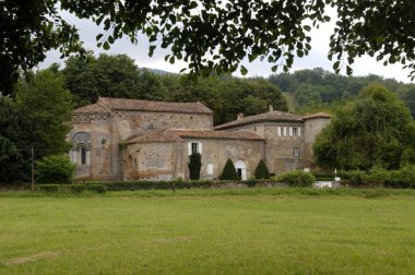 Saint-Laurent de Combelongue Manastırı, Occitanie, Fransa