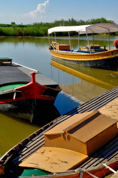 El Palmar 'da geleneksel tekneler, La Albufera, Valencia, İspanya,