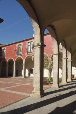 Belediye Binası (Kontlar Sarayı binası) Castello d 'Empuries, Girona Eyaleti, Katalonya, İspanya