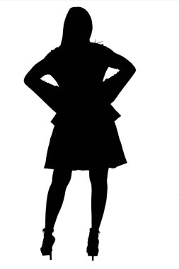 Beyaz elbisesi ve topuklu ayakkabıları olan dikey kadın silueti.