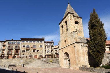 Main square and Romanesque church of Sant Esteve de Llanars, Ripolles, Girona province, Catalonia, Spain