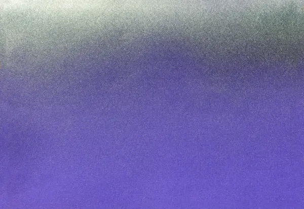 Gümüş rengi sprey boya gradyanı lilas renk kağıdına