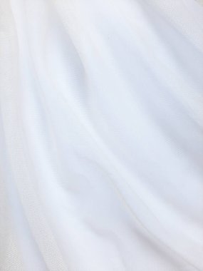 Grafik tasarımı için beyaz arkaplan üzerindeki beyaz organza kıvrımlarının dokusu