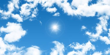 Gergin tavan gökyüzü deseni. Güzel mavi gökyüzü, bulutlar ve güneş. Atmosferin alt görüntüsü.