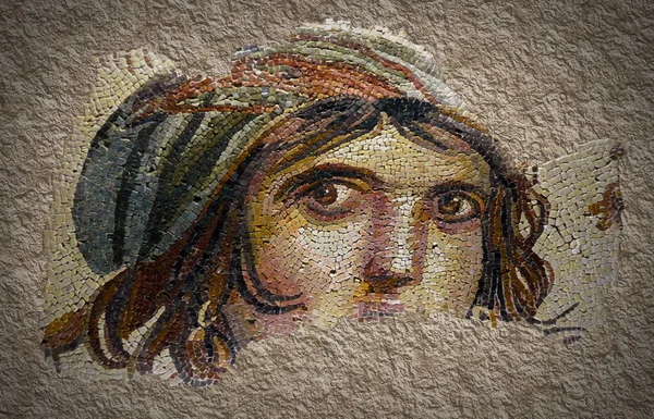 Dünyaca ünlü çingene kız mozaiği - Zeugma - Bizans mozaiği. Gaziantep, Türkiye.