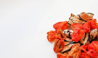 Geleneksel Türk yemekleri. Kurutulmuş sebze. Kurutulmuş biber ve patlıcan..