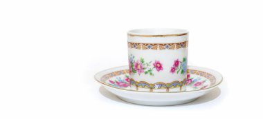 Türk kahvesi fincanı, Türk kahvesi fincanı. Boş, porselen ve dekoratif antika kahve fincanı beyaz arka planda izole edilmiş.