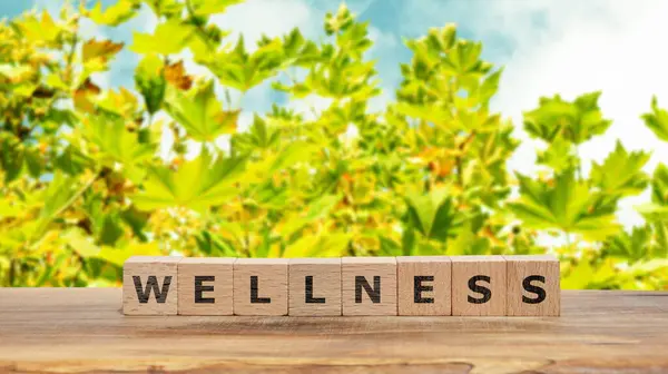 Sağlık konsepti arka plan fotoğrafı. Tahta küp bloktaki sağIık metni. Tasarımlarınız için fotoğraf, sağlıklı yaşam afişi resmi.