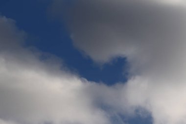 fırtınalı hava ve kara bulutlar